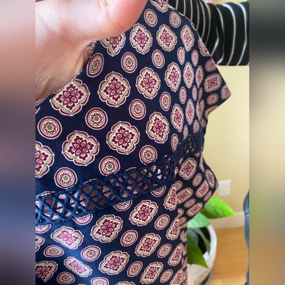 Brand new blouse. Size M. No sleeves. Back to office clothes. Banana Republic - Picture 8 of 8